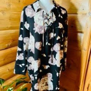 Black tunic with mauve and tan roses, L, Mudpie
